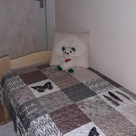 Annika Apartman Eger Exterior photo